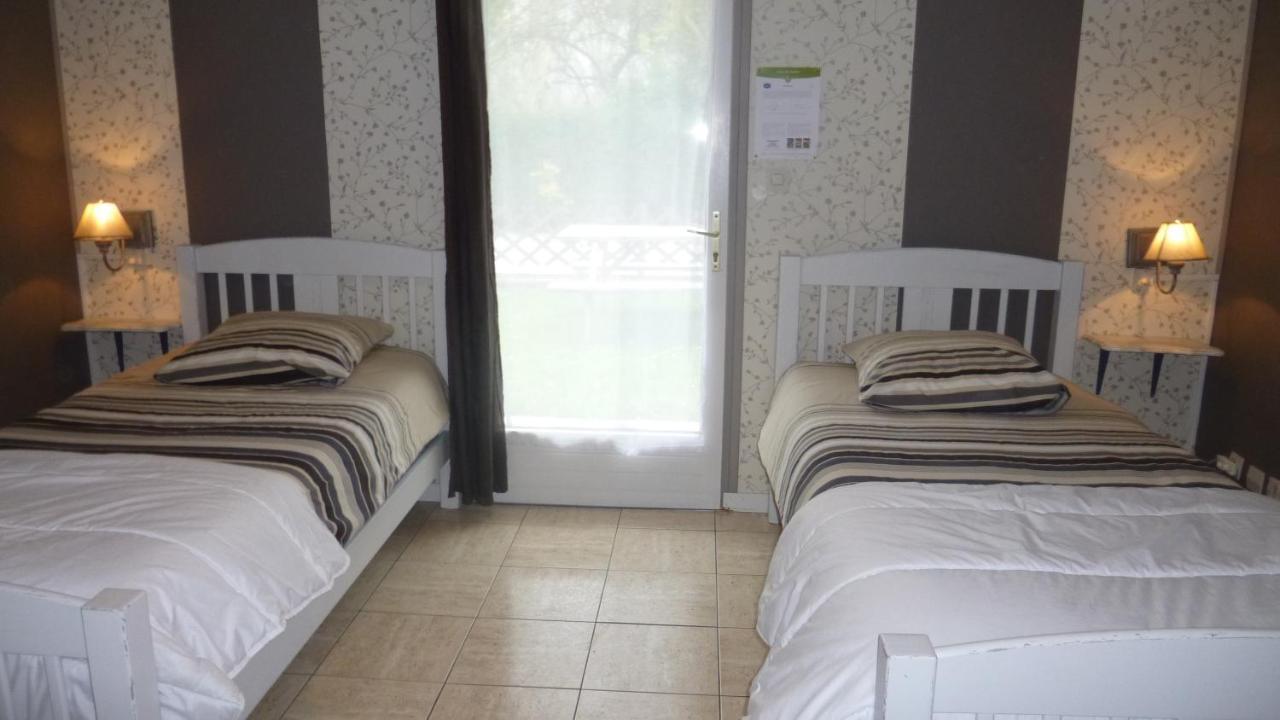 Les Garennes Bed & Breakfast Favières Екстериор снимка