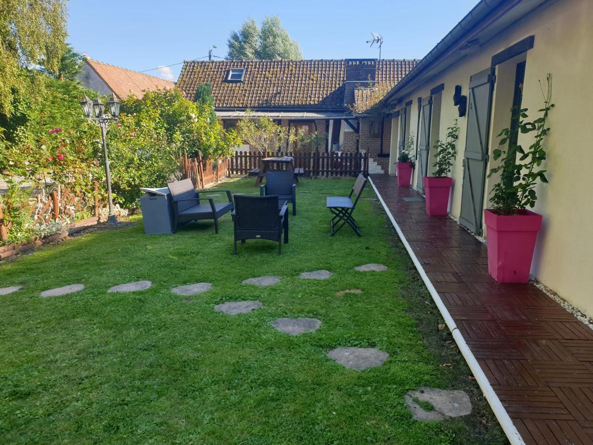 Les Garennes Bed & Breakfast Favières Екстериор снимка