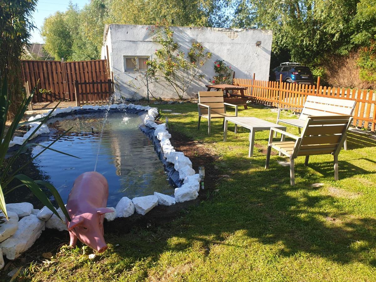 Les Garennes Bed & Breakfast Favières Екстериор снимка