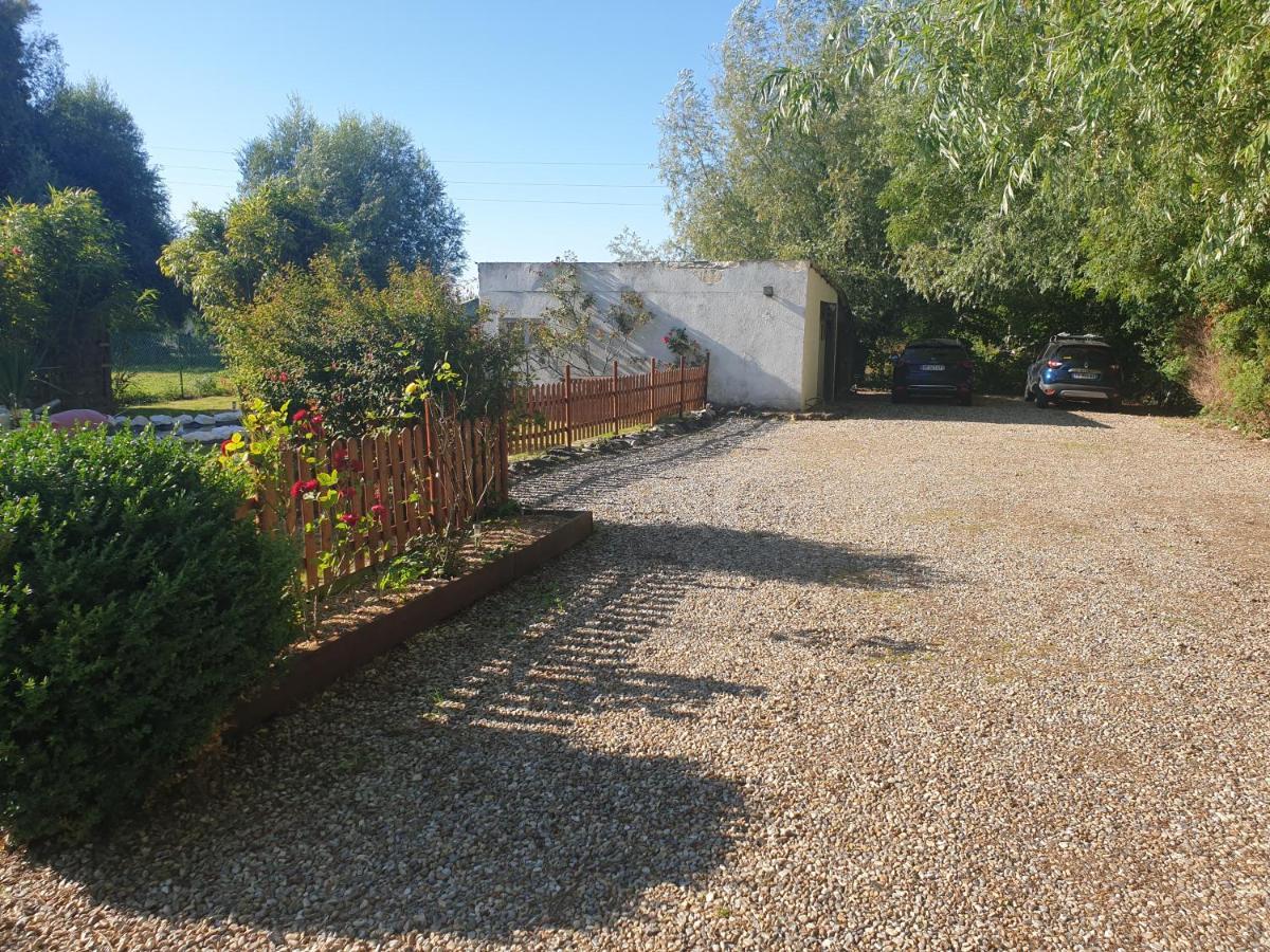 Les Garennes Bed & Breakfast Favières Екстериор снимка