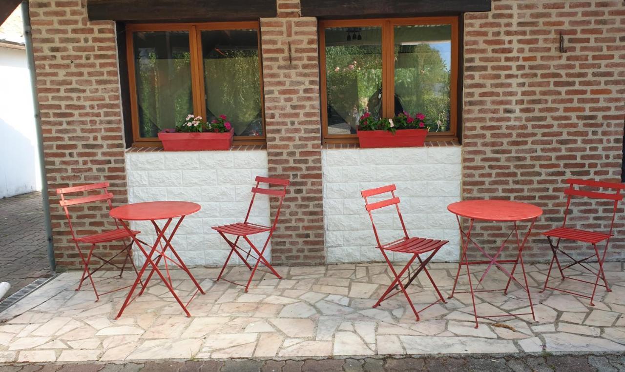 Les Garennes Bed & Breakfast Favières Екстериор снимка