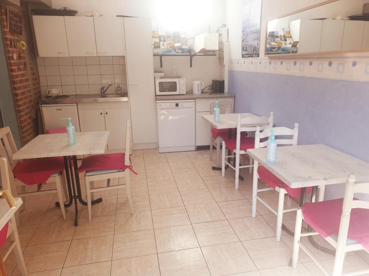 Les Garennes Bed & Breakfast Favières Екстериор снимка